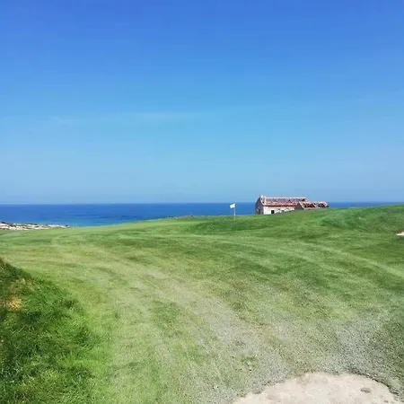 Beach House Surfing And Sea Views *